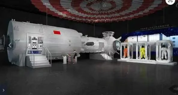 A Large White Futuristic-Looking Spacecraft 3D Model – 5680 – VRAY Render