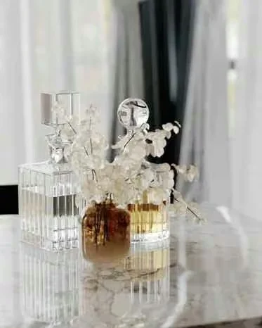 White Orchid Vase 3D Model – 7316 – VRAY Render